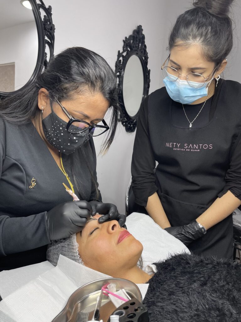 Curso de design de sobrancelhas